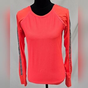 Athleta women XXS running top long sleeve vented lightweight, thumb holes
